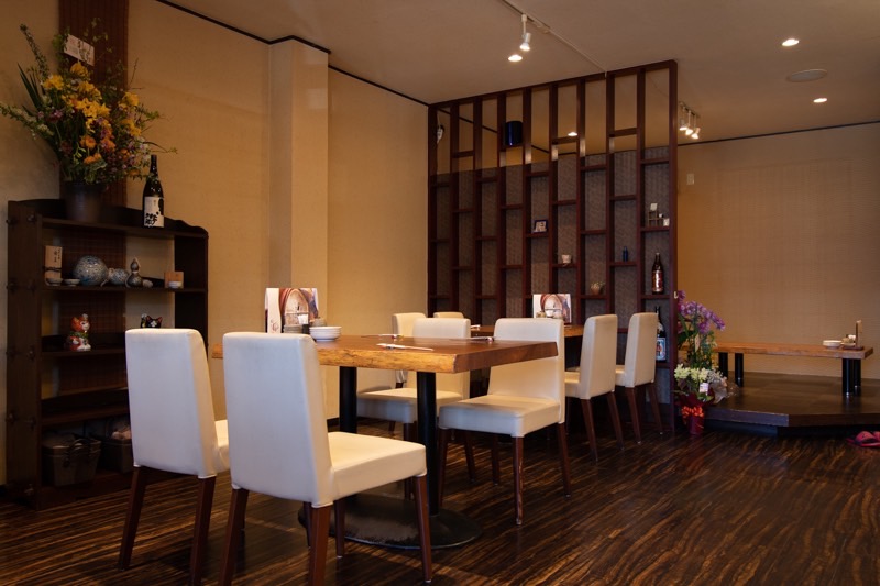 テーブル(8名様)